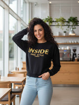 Inside Crop Sweatshirt – Minimal Streetwear Style for Pre-Winter Comfort