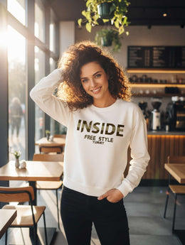 Inside Crop Sweatshirt – Minimal Streetwear Style for Pre-Winter Comfort